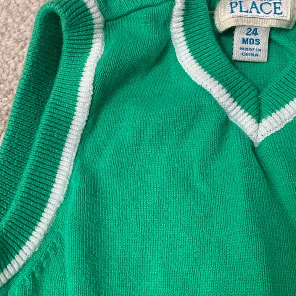 The Children’s Place Green Sweater Vest